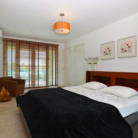 Palm Beach 6 Bedroom Villa With Private Pool Behind Marriott Exterior photo